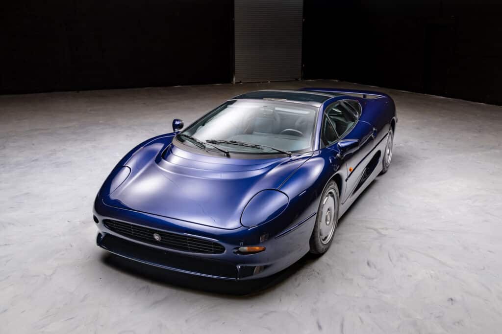 Jaguar XJ220