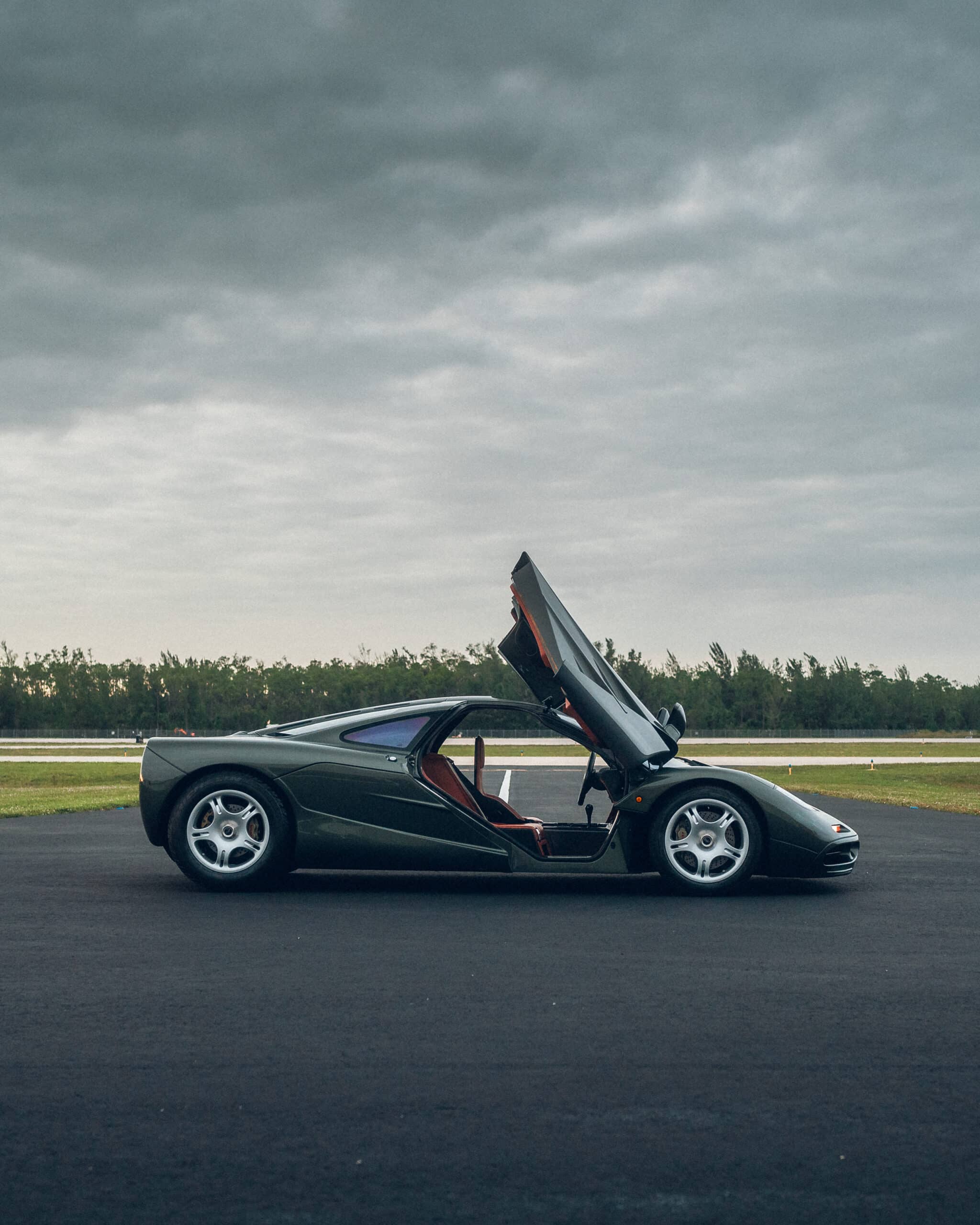 McLAREN F1